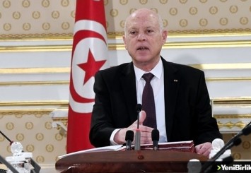 Tunus'ta Cumhurbaşkanı Said yeni anayasanın yürürlüğe girdiğini duyurdu