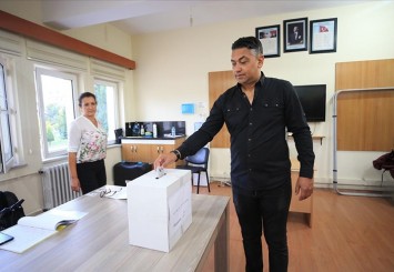 Bulgaristan'daki erken seçim kapsamında Trakya'daki merkezlerde oy verme işlemi başladı