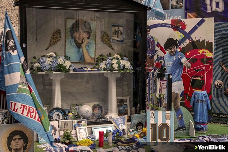 Futbol efsanesi Maradona vefatının 1. yılında anılıyor