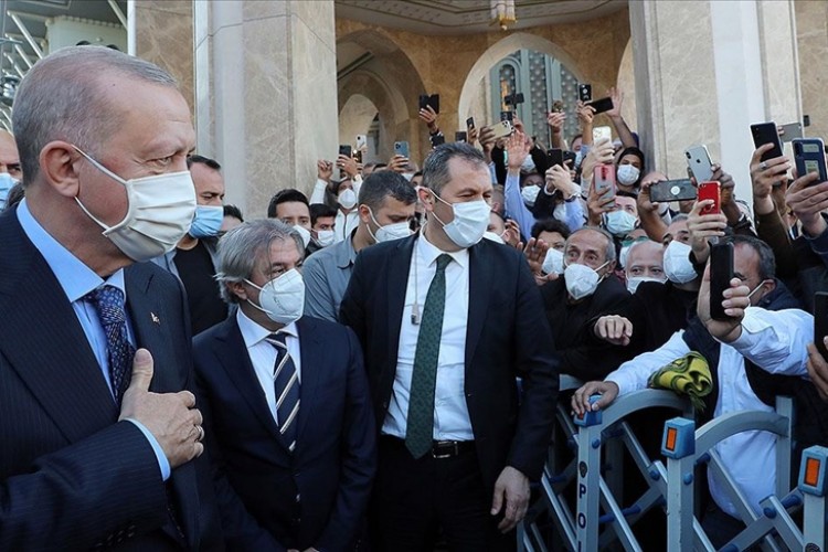 Cumhurbaşkanı Erdoğan, cuma namazını Taksim Camisi'nde kıldı