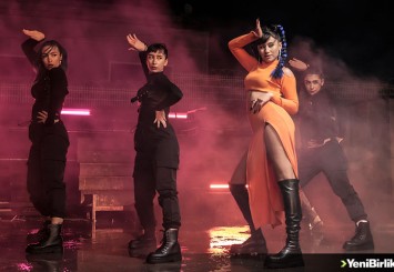 K-Pop Akımı Artık Türkiye'de "Pinkeu Hilal - Şizofren"