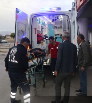 Erzincan'da midibüsün devrilmesi sonucu 21 kişi yaralandı