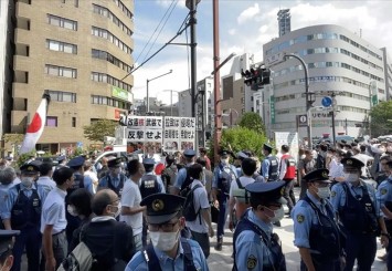 Eski Japon Başbakan Abe'nin cenazesi için düzenlenecek devlet töreni protesto edildi