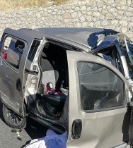 Malatya'da tırla hafif ticari araç çarpıştı, 6 kişi öldü