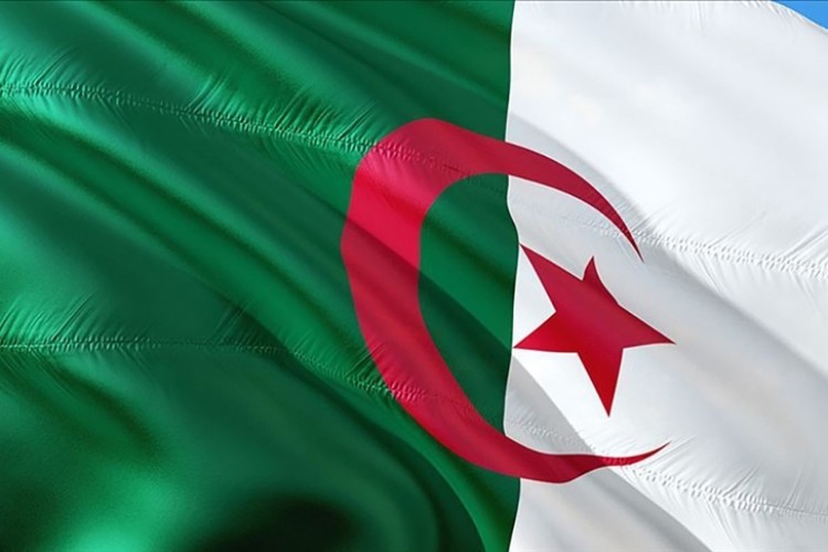 Cezayir, Fransa'dan ağır bedel ödeyerek kazandığı bağımsızlığının 60. yılını kutluyor
