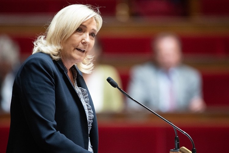 Le Pen, daha fazla cami kapatılmasını istedi