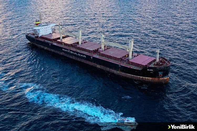 Ukrayna'dan gelen mısır yüklü 3 geminin İstanbul Boğazı'ndan geçmesi bekleniyor