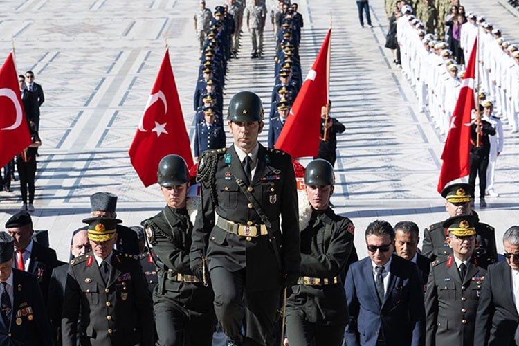 Türkiye Muharip Gaziler Derneği'nden "Gaziler Günü"nde Anıtkabir'e ziyaret