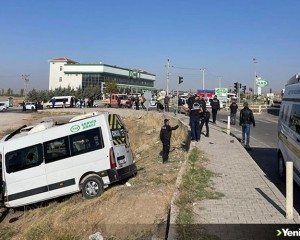 Aksaray'da işçi servisi ile kamyonet çarpıştı