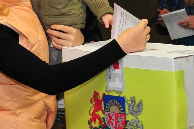 Letonya'da halk genel seçimler için sandık başında