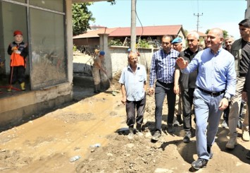 İçişleri Bakanı Soylu Kastamonu'da sel bölgesinde incelemede bulundu