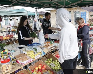 Ukrayna'da, Rusların saldırdığı Buça kentindeki pazar yerleri yeniden faaliyette