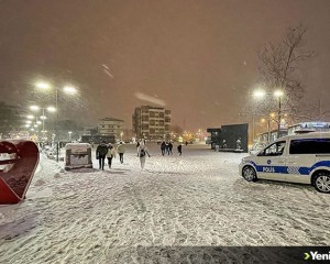 Kocaeli'de kar yağışı etkili oluyor