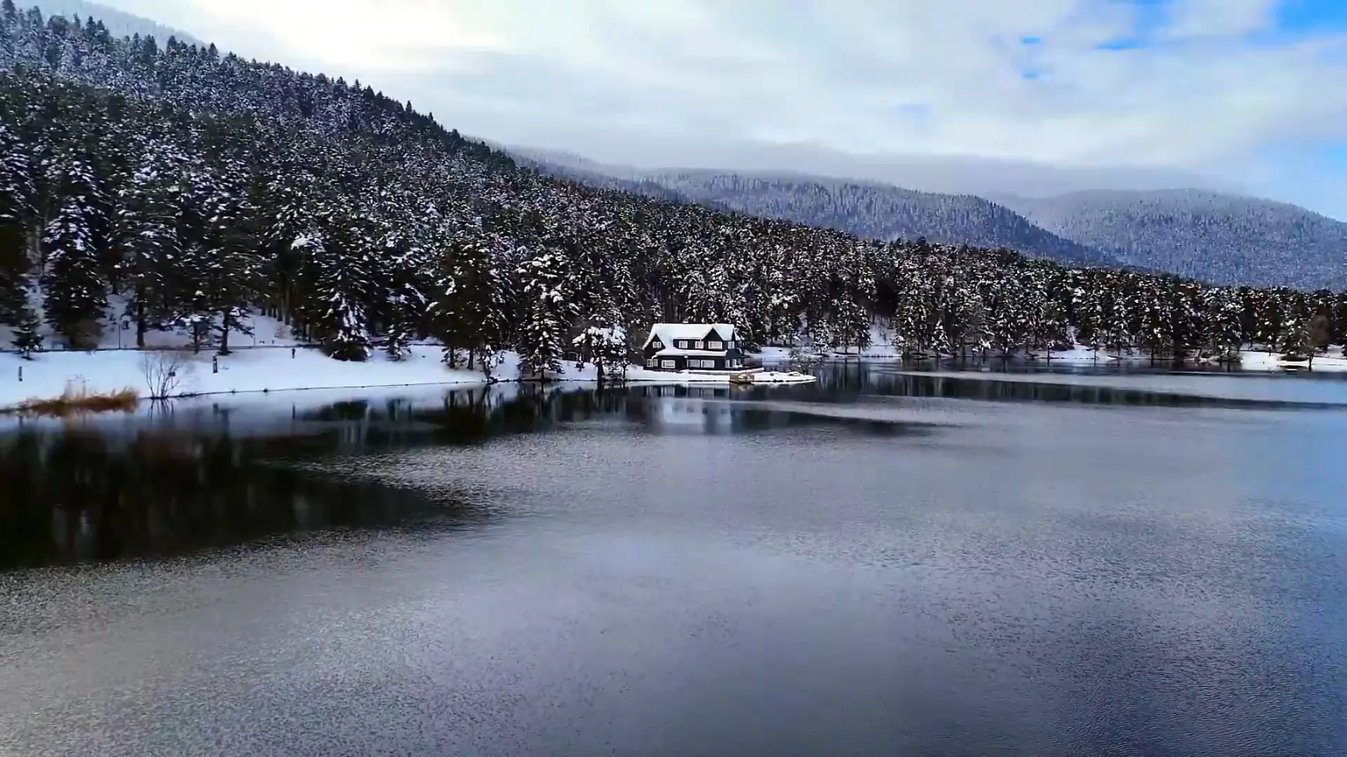 Beyaza bürünen Gölcük Tabiat Parkı’nda kartpostallık manzaralar 2