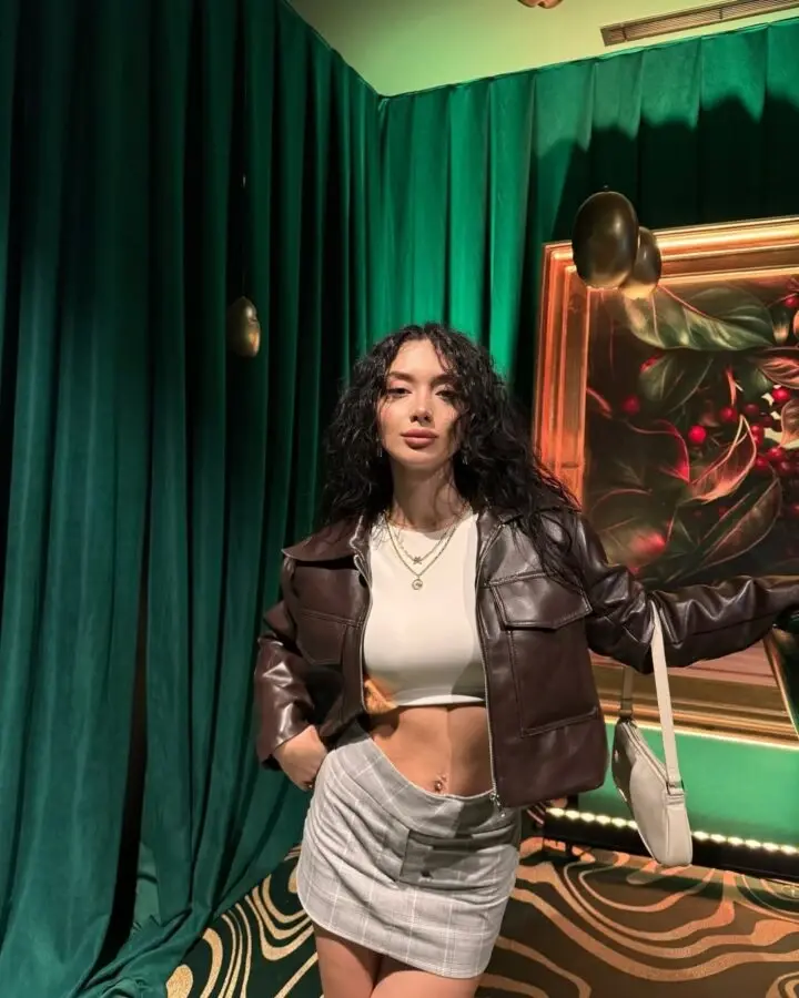 Merve Cin Kimdir? Kaç Yaşında, Nereli, Instagram Hesabı, Boyu Kilosu Kaç, Sevgilisi Kim? 4