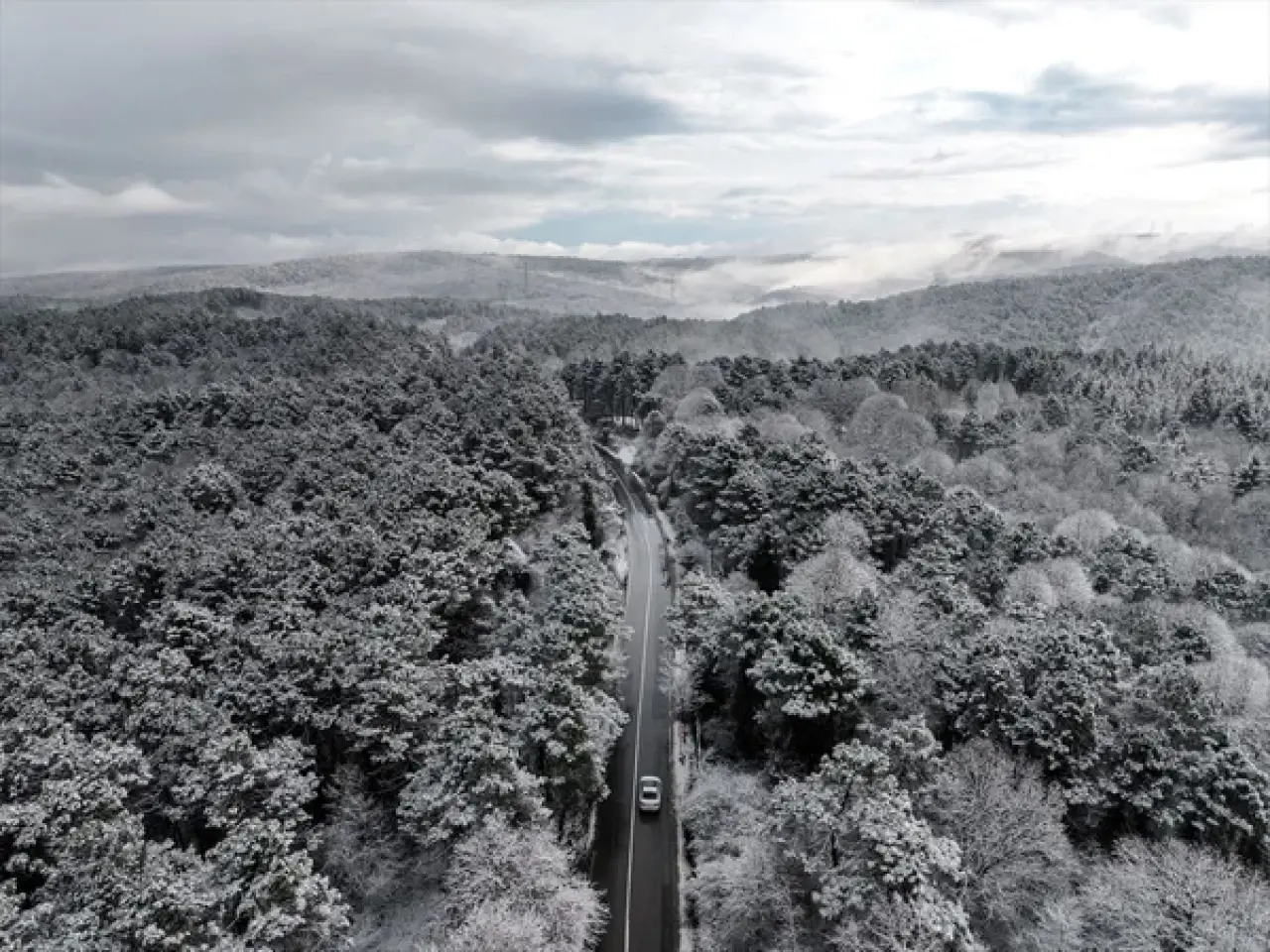 İstanbul'da yoğun kar yağışı: Bazı ilçelerde okullar tatil oldu 10