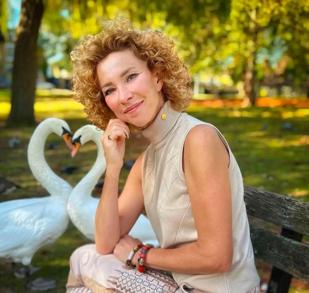 İnci Türkay'ın Hayatı ve Biyografisi! Kimdir, Kaç Yaşında, Nereli, Evli Mi, Hangi Yapımlarda Rol Aldı? 8