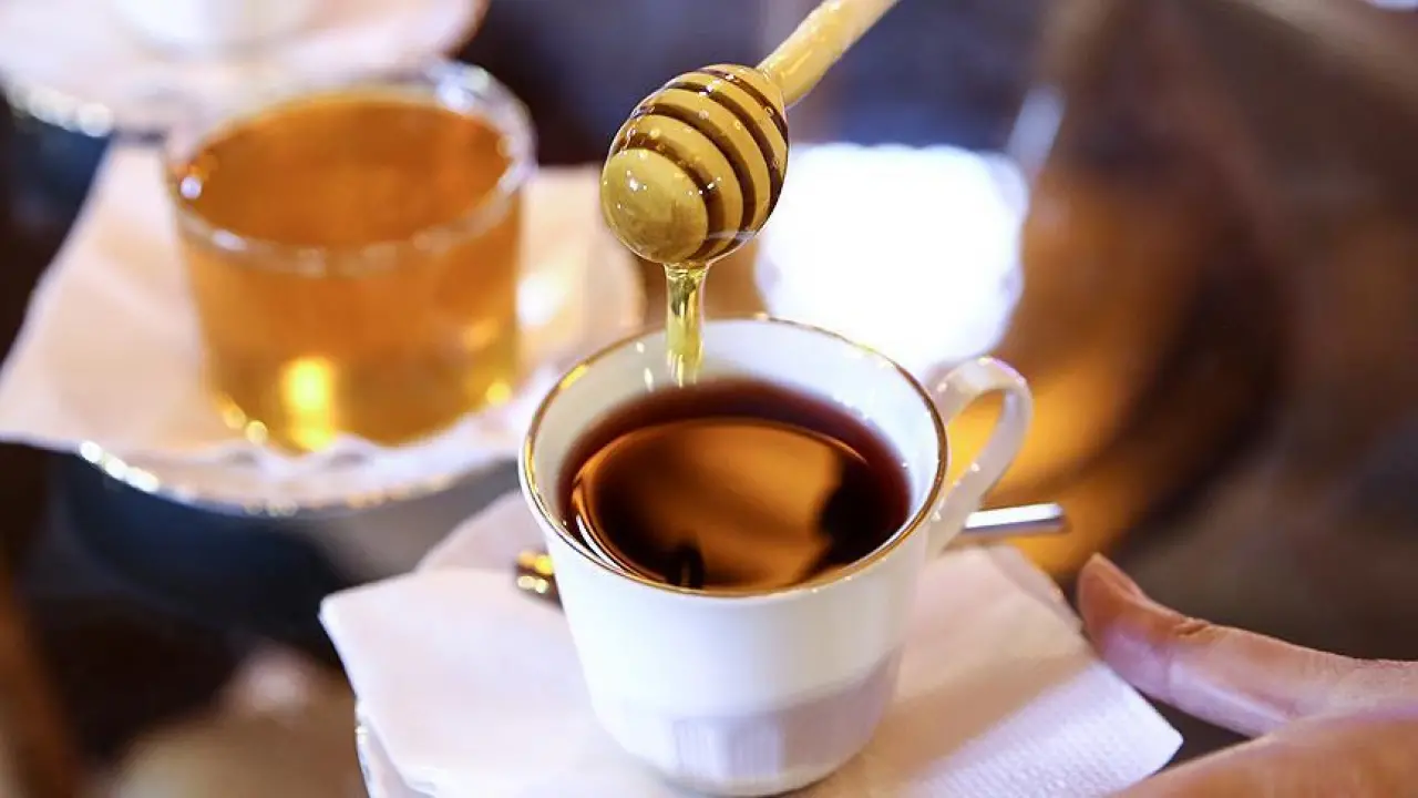 Kışın Tüketilen Bitki Çaylarında Fazla Tüketimden Kaçının: Bitki Çayları Karaciğer ve Böbreklere Zarar Veriyor! 4