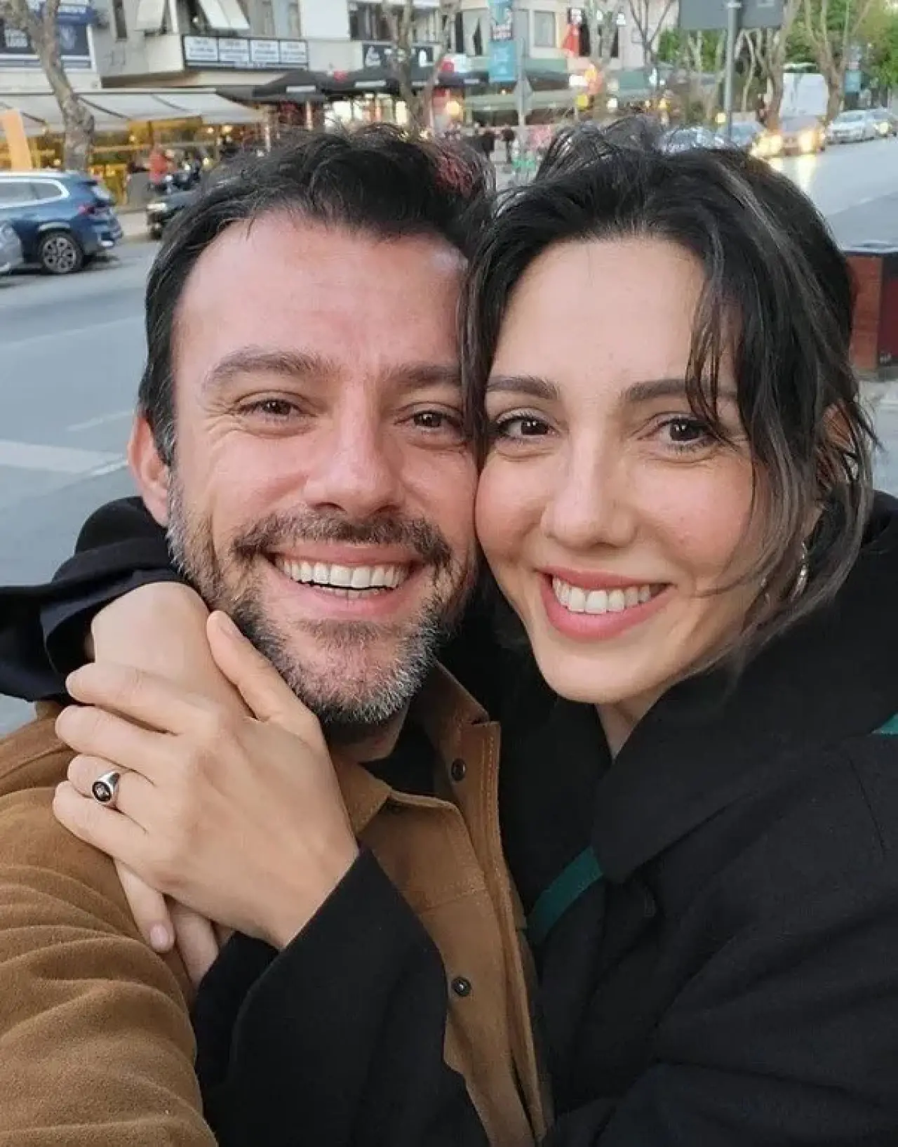 Başka Bir Gün’ün Serdar’ı Salih Bademci’nin Eşi de Ünlü Bir İsimmiş 1