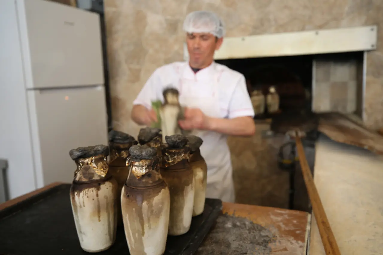 Kızılırmak'tan geleneksel lezzet: Tescilli Testi Kebabı 7