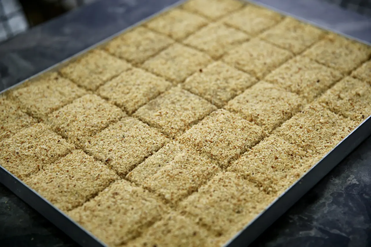 Ramazan sofralarının vazgeçilmez tatlısı lezzetiyle damak çatlatıyor! 2