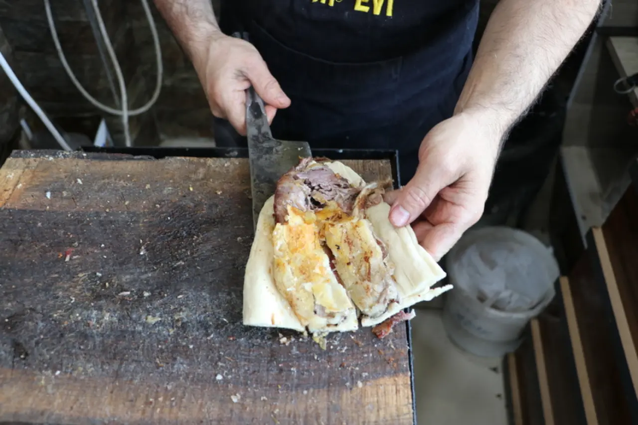Kızılırmak'tan geleneksel lezzet: Tescilli Testi Kebabı 2