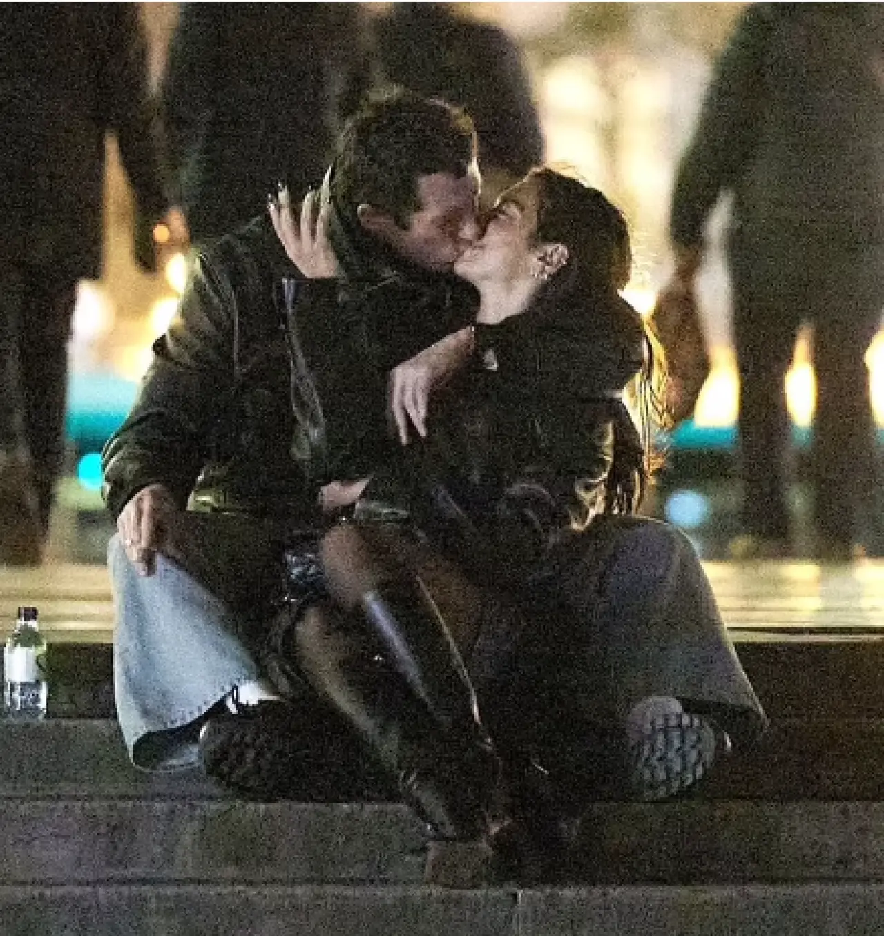 Dua Lipa’nın Nişan Yüzüğü Özelliği Ne? Moda Dünyasında Çalkantılar Yaratan O Yüzük Ne Kadar Değerli... 2