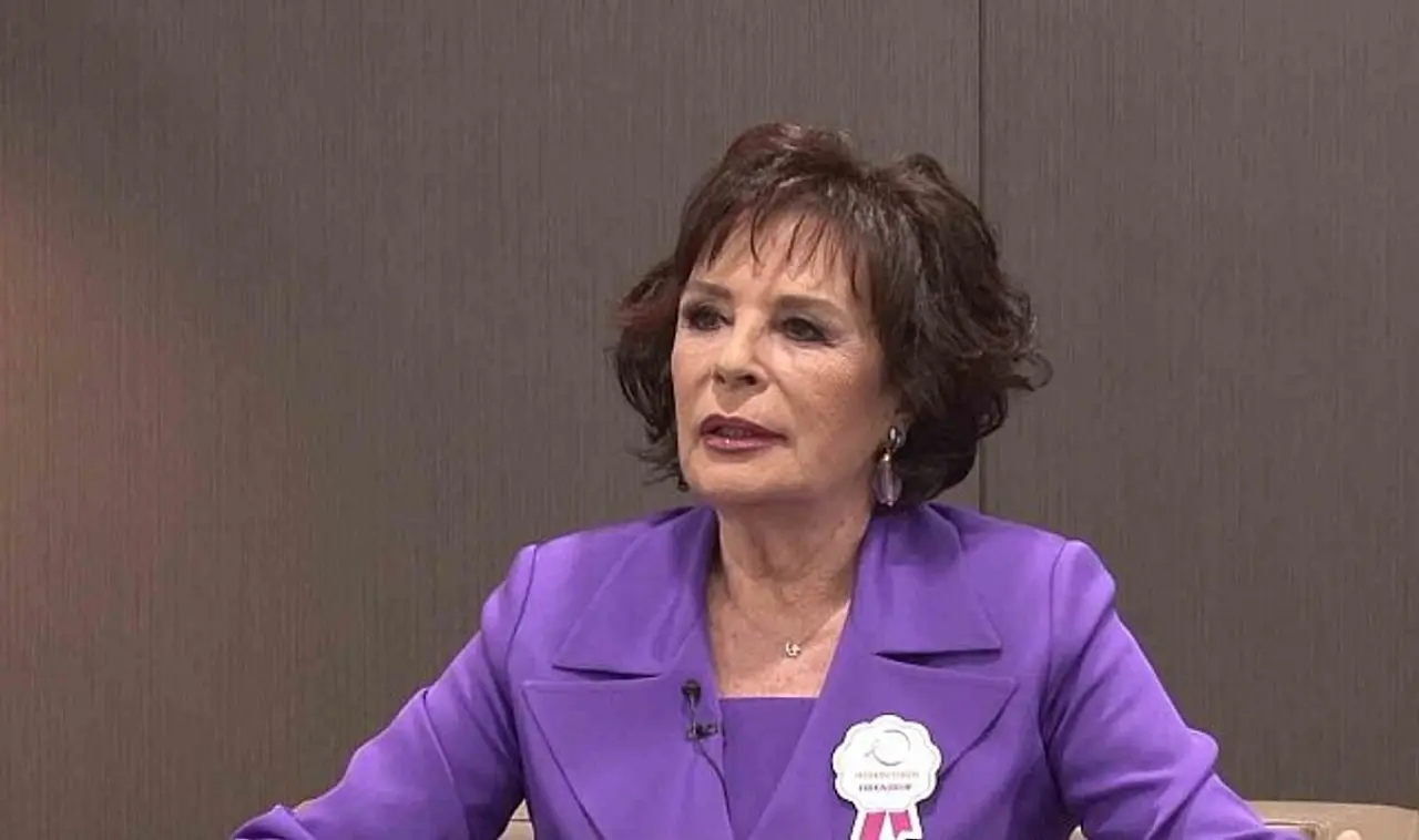 Yeşilçam Efsanesi Hülya Koçyiğit Ölümden Döndü! AVM’de Düşüp Kafasını Vurdu, Günlerce Ailesinden Sakladı 1