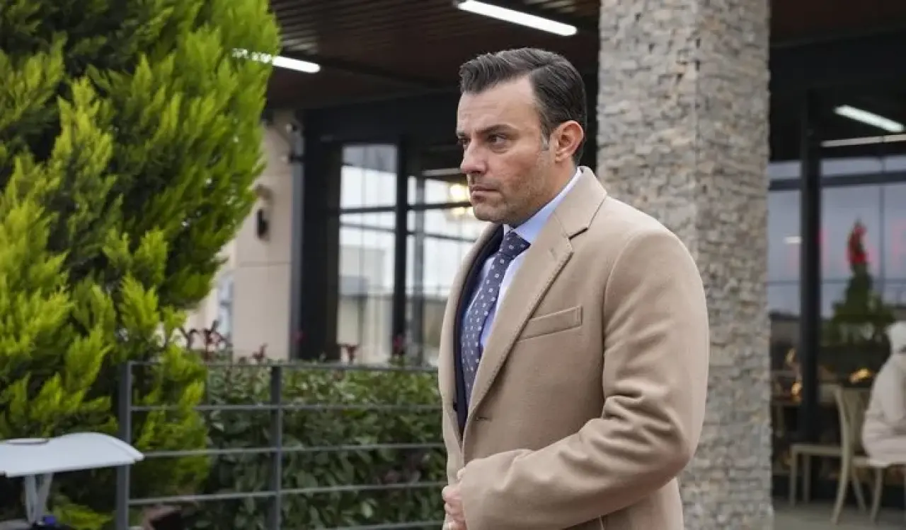 Başka Bir Gün’ün Serdar’ı Salih Bademci’nin Eşi de Ünlü Bir İsimmiş 9