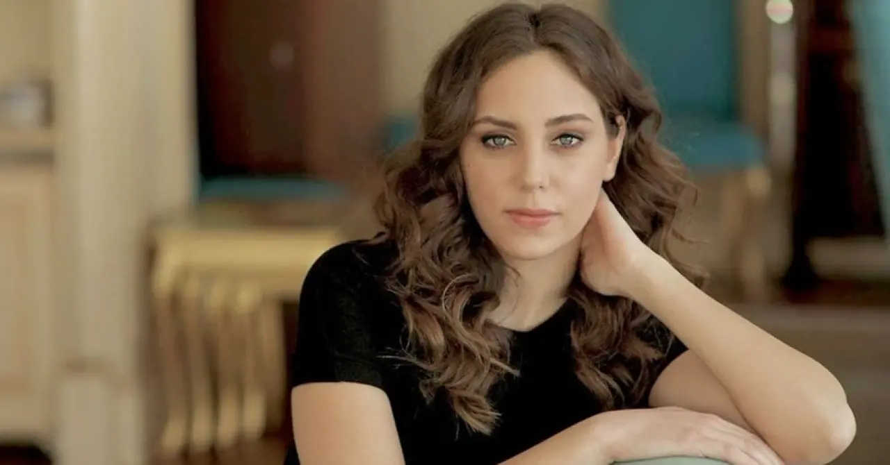 Öykü Karayel Kimdir, Kaç Yaşında, Nereli, Evli mi, Kaç Çocuğu Var? Hayatı ve Biyografisi 2