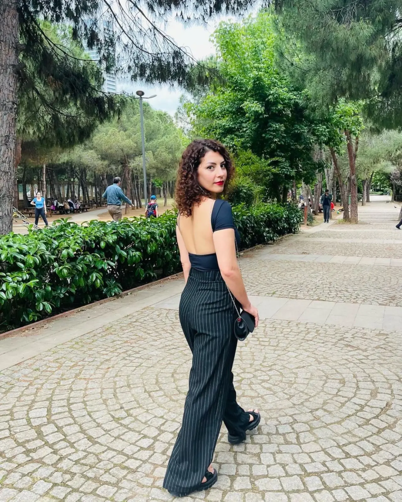 Sevim Erdoğan’ı görenler gözlerine inanamadı! Kızılcık Şerbeti’nin ağırbaşlı Leman’ı gerçek hayatta bambaşka biri çıktı 2