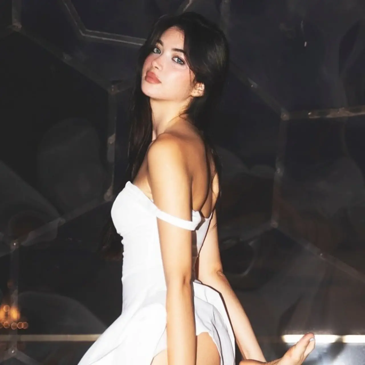 İrem Haznedar Kimdir, Blok3'le Sevgili mi, Kaç Yaşında, Sevgilisi Kim, Nereli? Ünlü Modelin Instagram Hesabı? Detaylar! 4