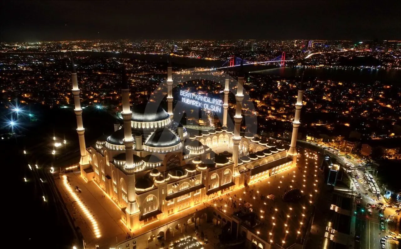 2025 Berat Kandili Ne Zaman, Hangi Güne Denk Geliyor? Berat Kandilinin Anlam ve Önemi Nedir? 4