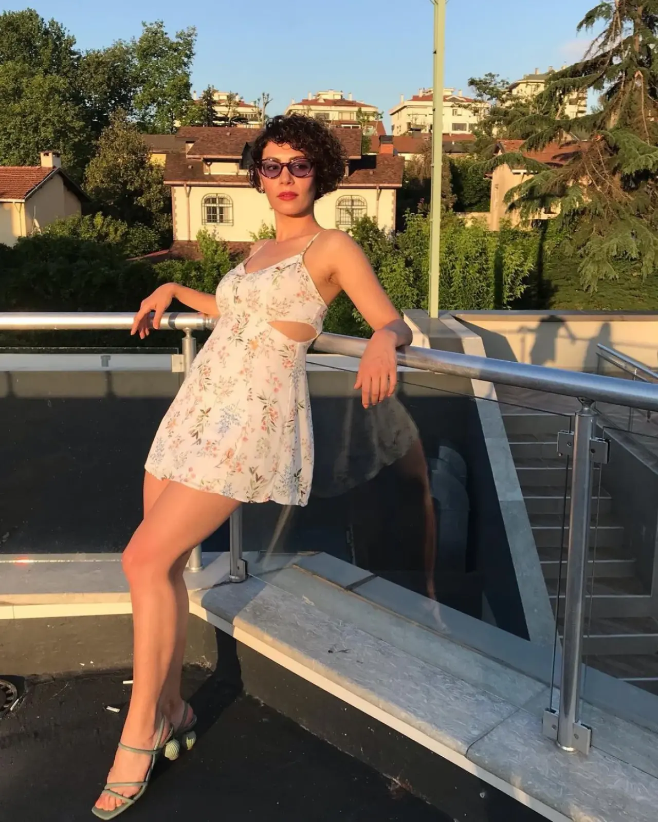 Sevim Erdoğan’ı görenler gözlerine inanamadı! Kızılcık Şerbeti’nin ağırbaşlı Leman’ı gerçek hayatta bambaşka biri çıktı 4