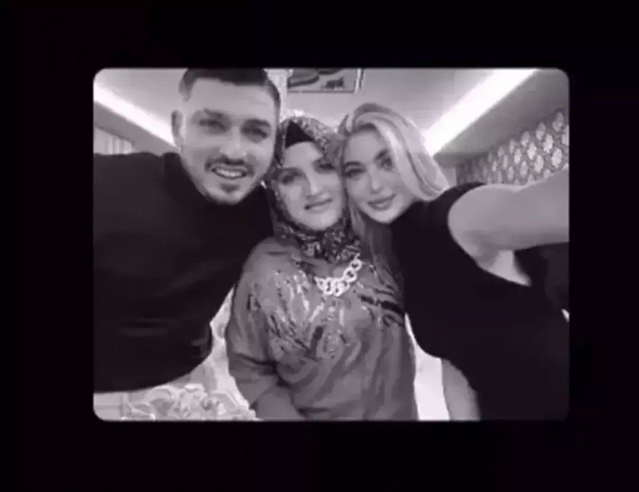 İrem Haznedar Kimdir, Blok3'le Sevgili mi, Kaç Yaşında, Sevgilisi Kim, Nereli? Ünlü Modelin Instagram Hesabı? Detaylar! 3