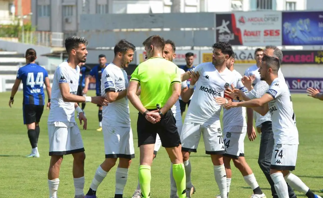 Ünlü Futbol Hakemi Gürcan Hasova Kimdir? Kaç Yaşında, Nereli? 3