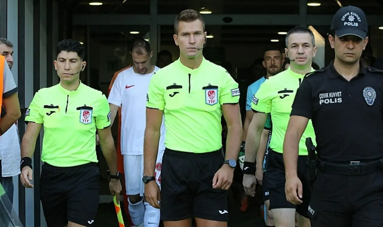 Ünlü Futbol Hakemi Gürcan Hasova Kimdir? Kaç Yaşında, Nereli? 5