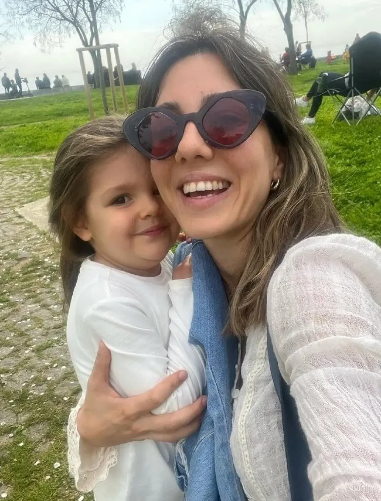 Başka Bir Gün’ün Serdar’ı Salih Bademci’nin Eşi de Ünlü Bir İsimmiş 3