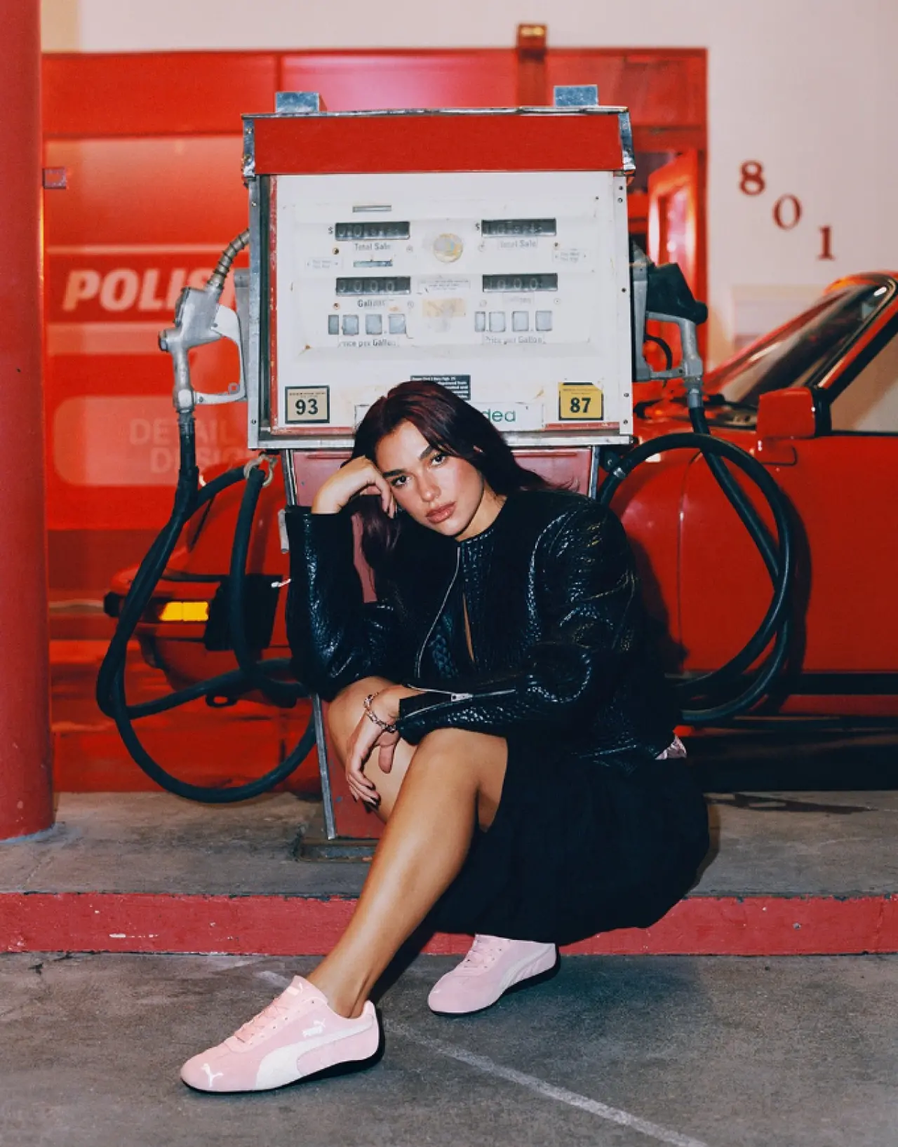 Dua Lipa, PUMA İçin Objektif Karşısına Geçti: Kızıl, Cesur ve Çarpıcı İmajıyla Tüm Dikkatleri Üzerine Çekti! 4