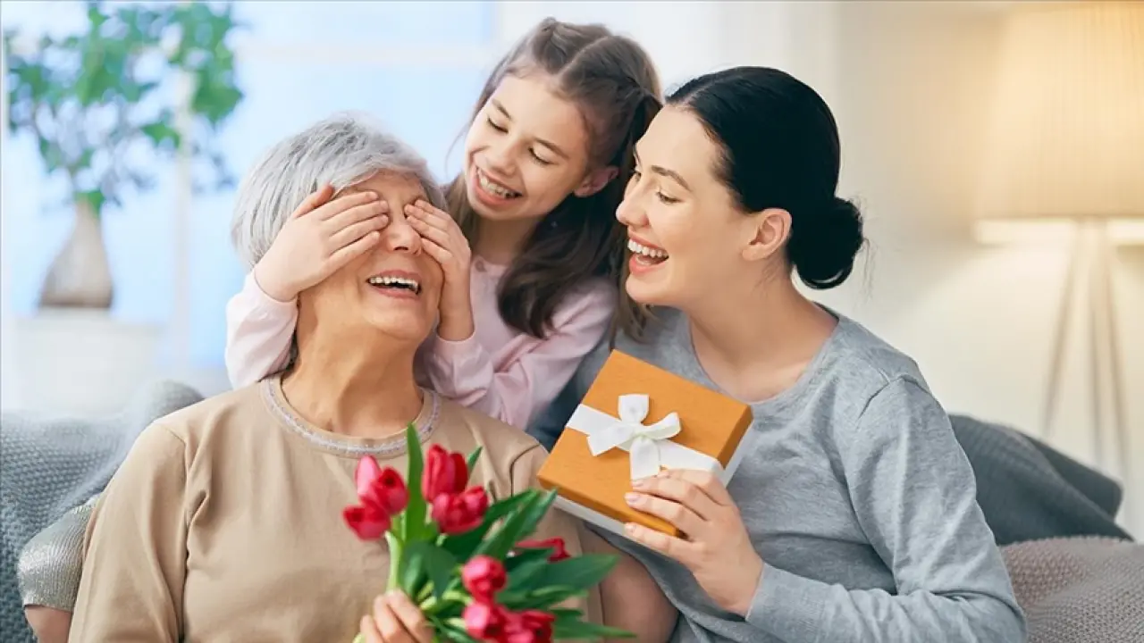 8 Mart Dünya Kadınlar Günü İçin En Anlamlı ve Özel Hediyeler, Mesajlar İşte Burada! 3