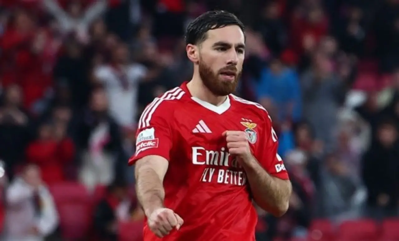 Şampiyonlar Ligi’nde Bir İlk: Hakem İftar Molasını Yanlış Verdi, Orkun Kökçü Düzeltti! ​ 4