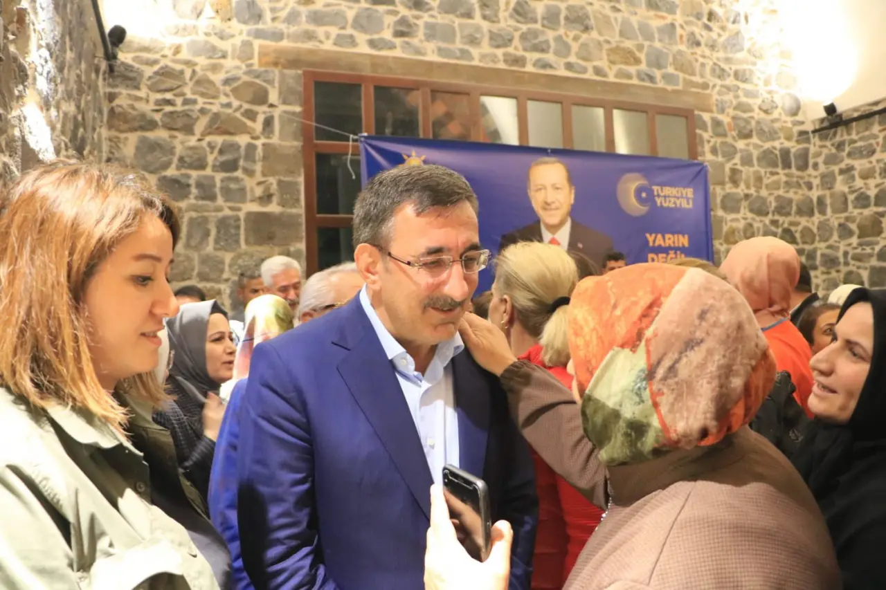 Cevdet Yılmaz Kimdir, Aslen Nereli, Kaç Yaşında, Eşi Kim, Babası Kim? Hayatı ve Biyografisi 3