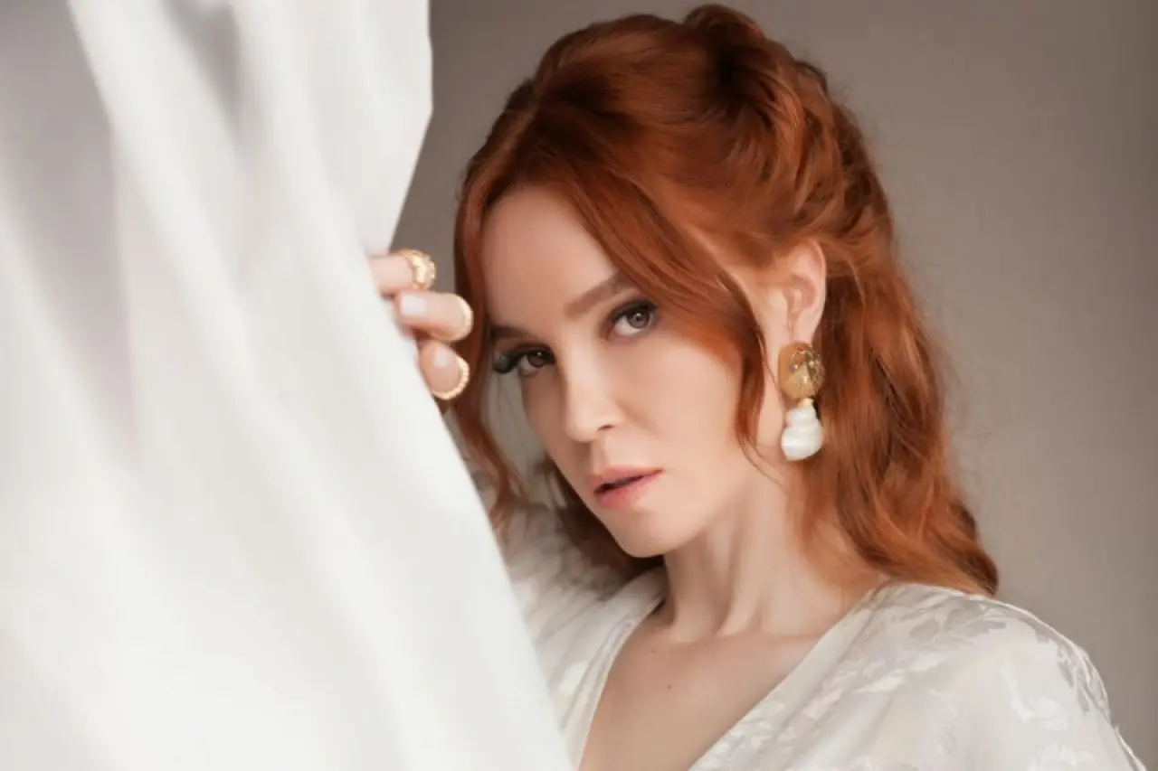 Mendil Şarkısının Sahibi Gülden Arslan Kimdir, Kaç Yaşında, Sevgilisi Kim? Mendil Şarkısı Sözleri! 1