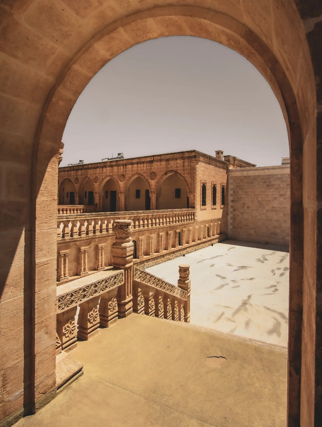 Taş evleri, sokakları ve tarihi mekânlarıyla: Mardin 1