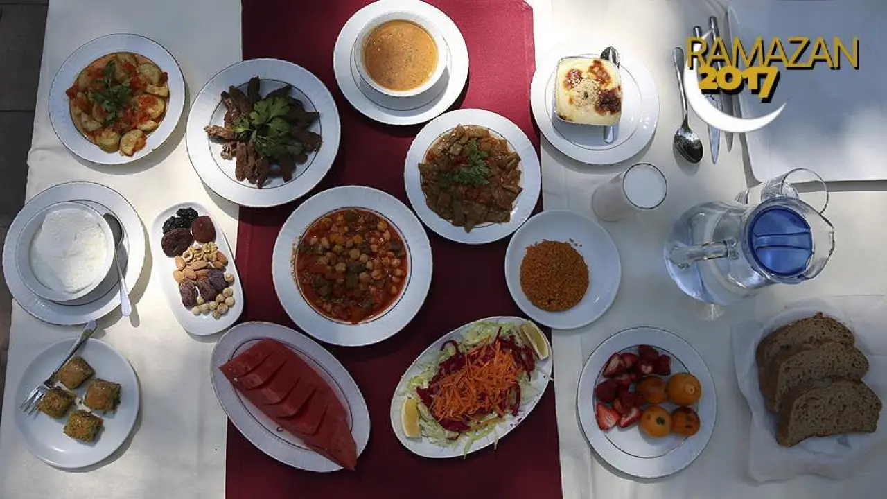 İftar Sonrası Maden Suyu İçilmeli mi? Ramazanda Hazımsızlık Sorununa Neler İyi Gelir? 1