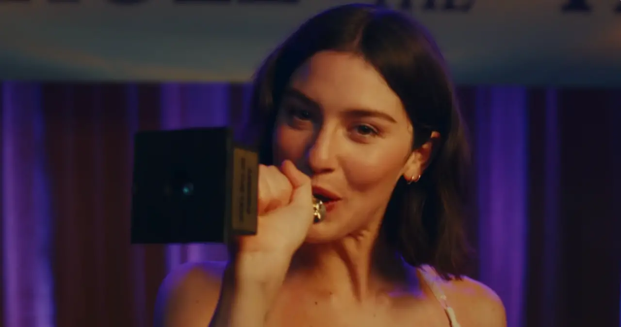 Gracie Abrams’tan İçten ve Cesur Bir Müzikal Günah Çıkartması: Seni Seviyorum, Özür Dilerim! 8