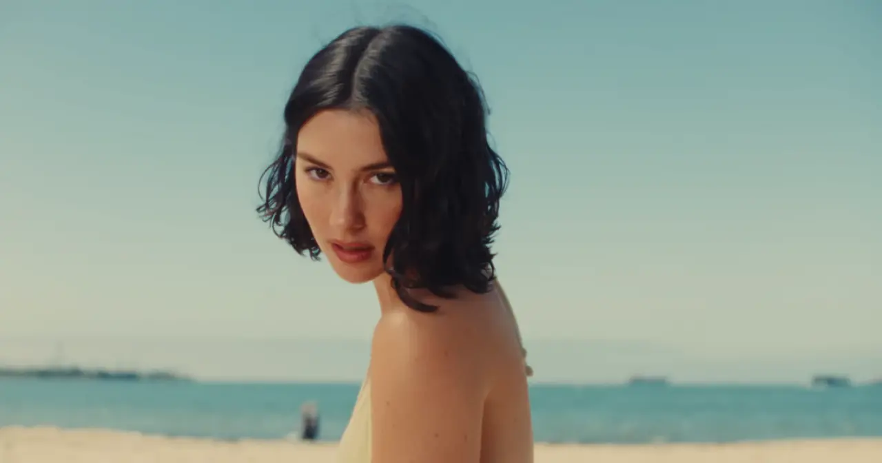 Gracie Abrams’tan İçten ve Cesur Bir Müzikal Günah Çıkartması: Seni Seviyorum, Özür Dilerim! 1