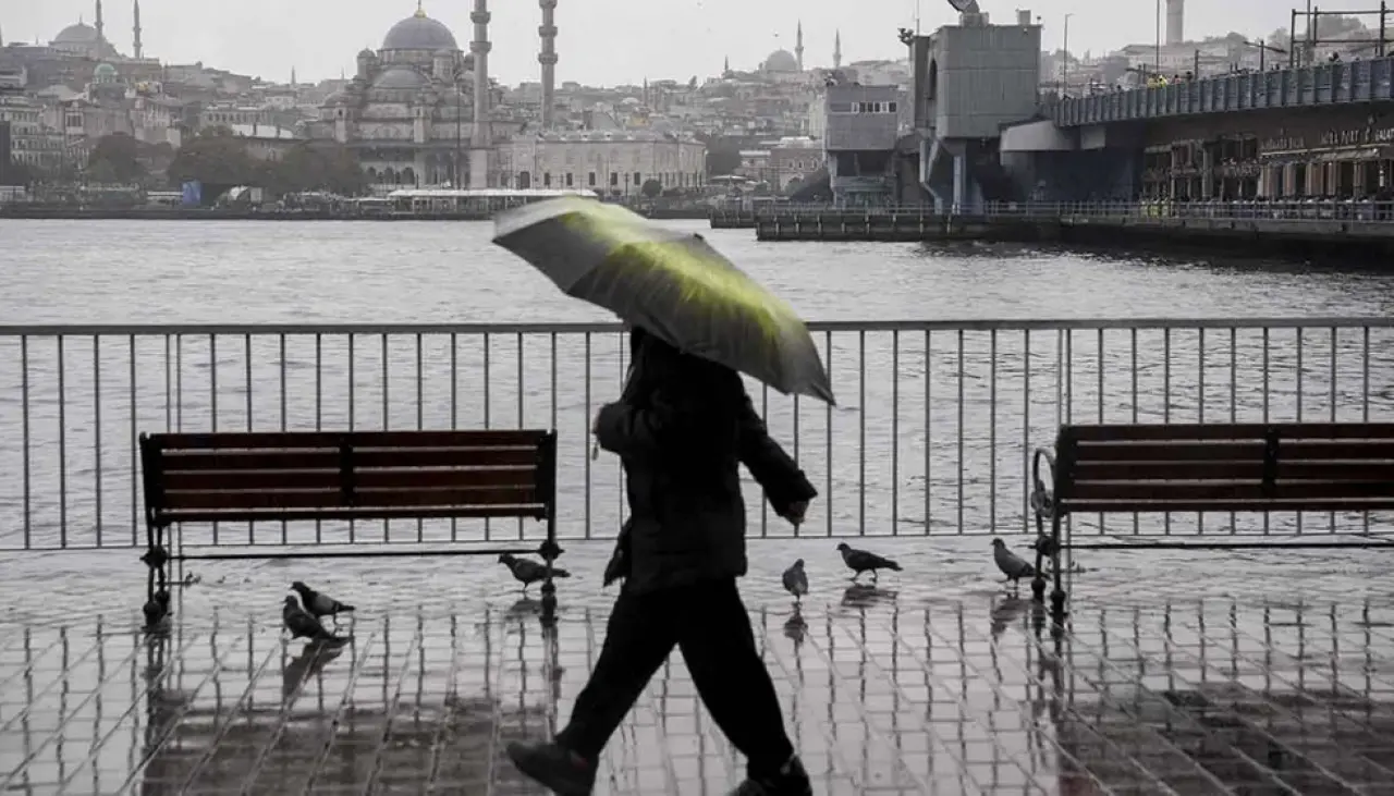 Meteoroloji'den son dakika yağmur uyarısı! İstanbul da listede 2
