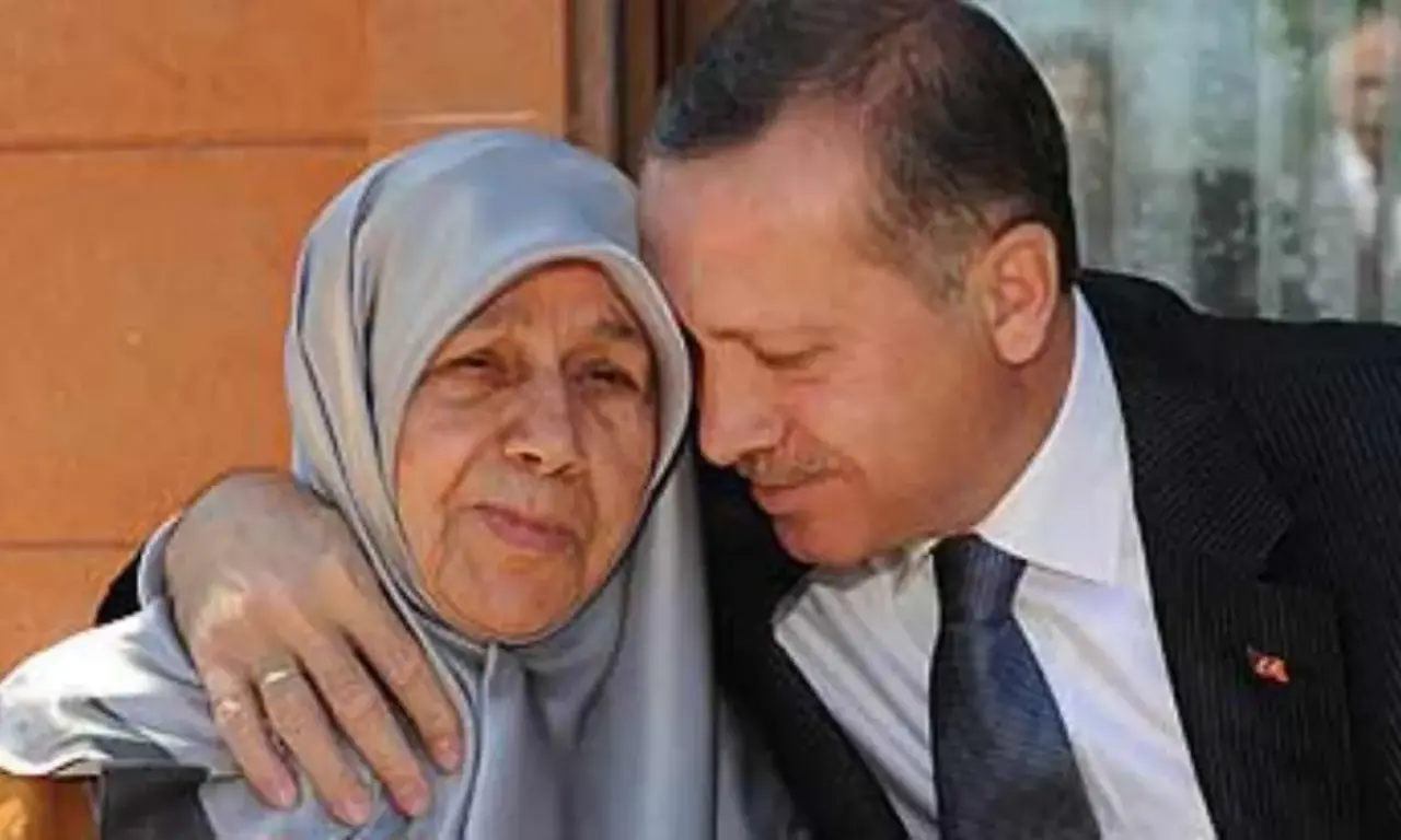 Siyasi provokasyon ahlak sınırlarını aştı: Cumhurbaşkanı Erdoğan'ın merhum annesine küfürler edildi 2