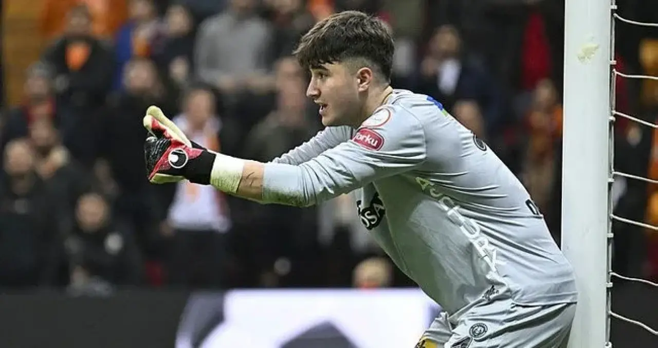 Konyaspor'da Kaleci Krizi! Beşiktaş Maçında Kalede Genç Eldiven Deniz Ertaş Olacak 1